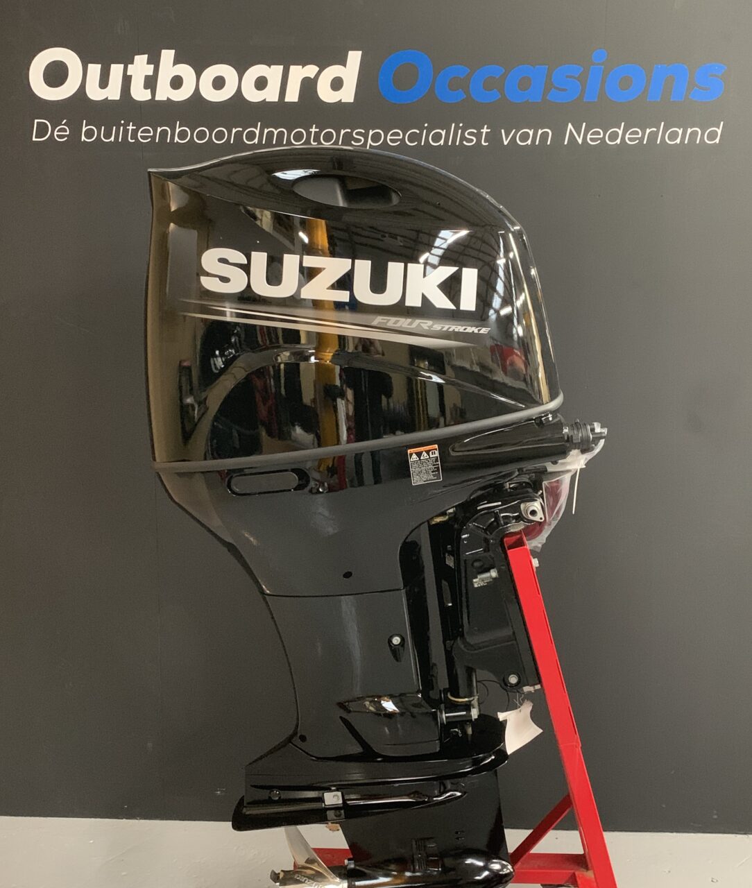 Suzuki 200 PK EFI outboard engine