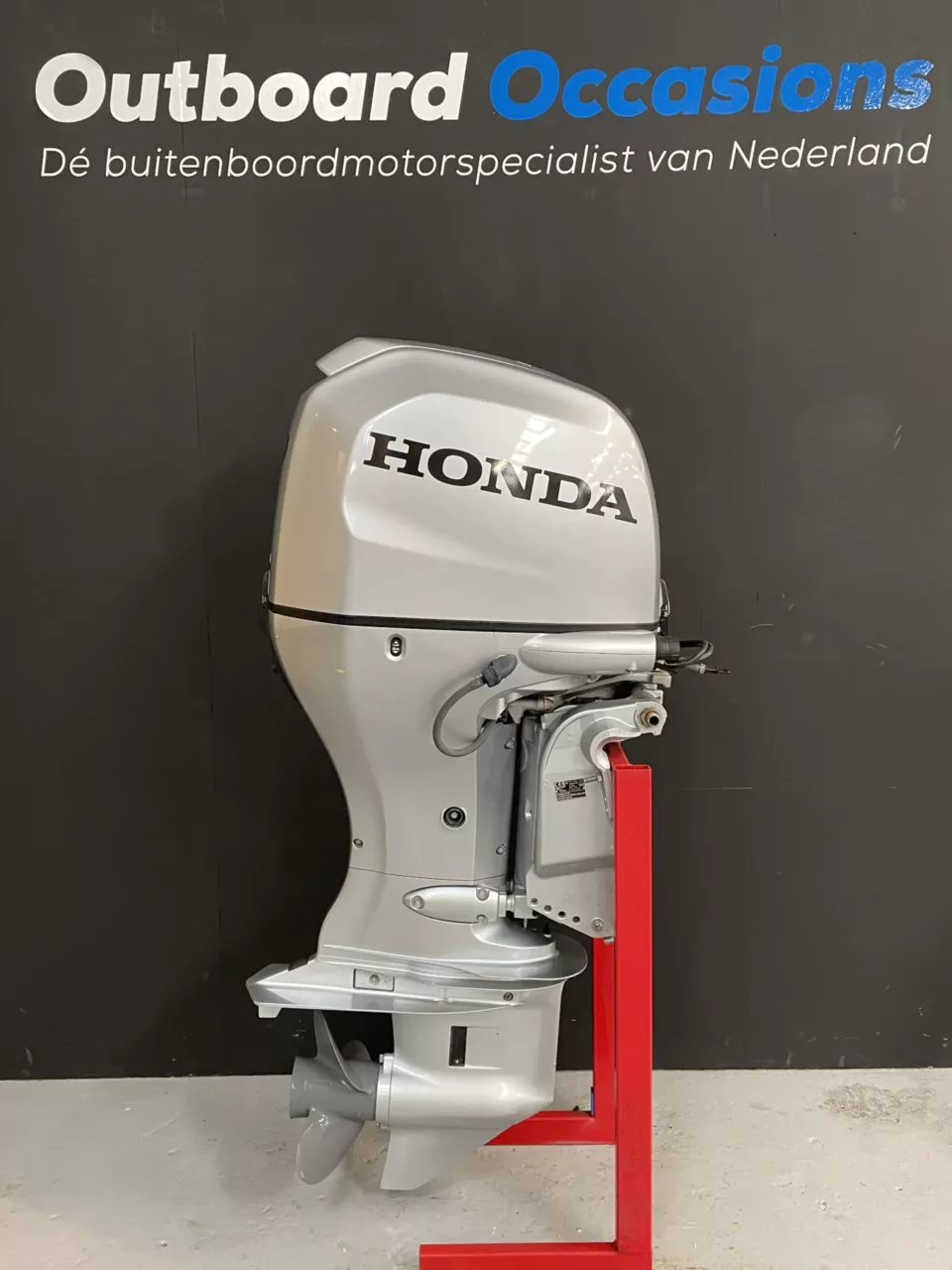 Honda 100 HP EFI V-TEC outboard engine
