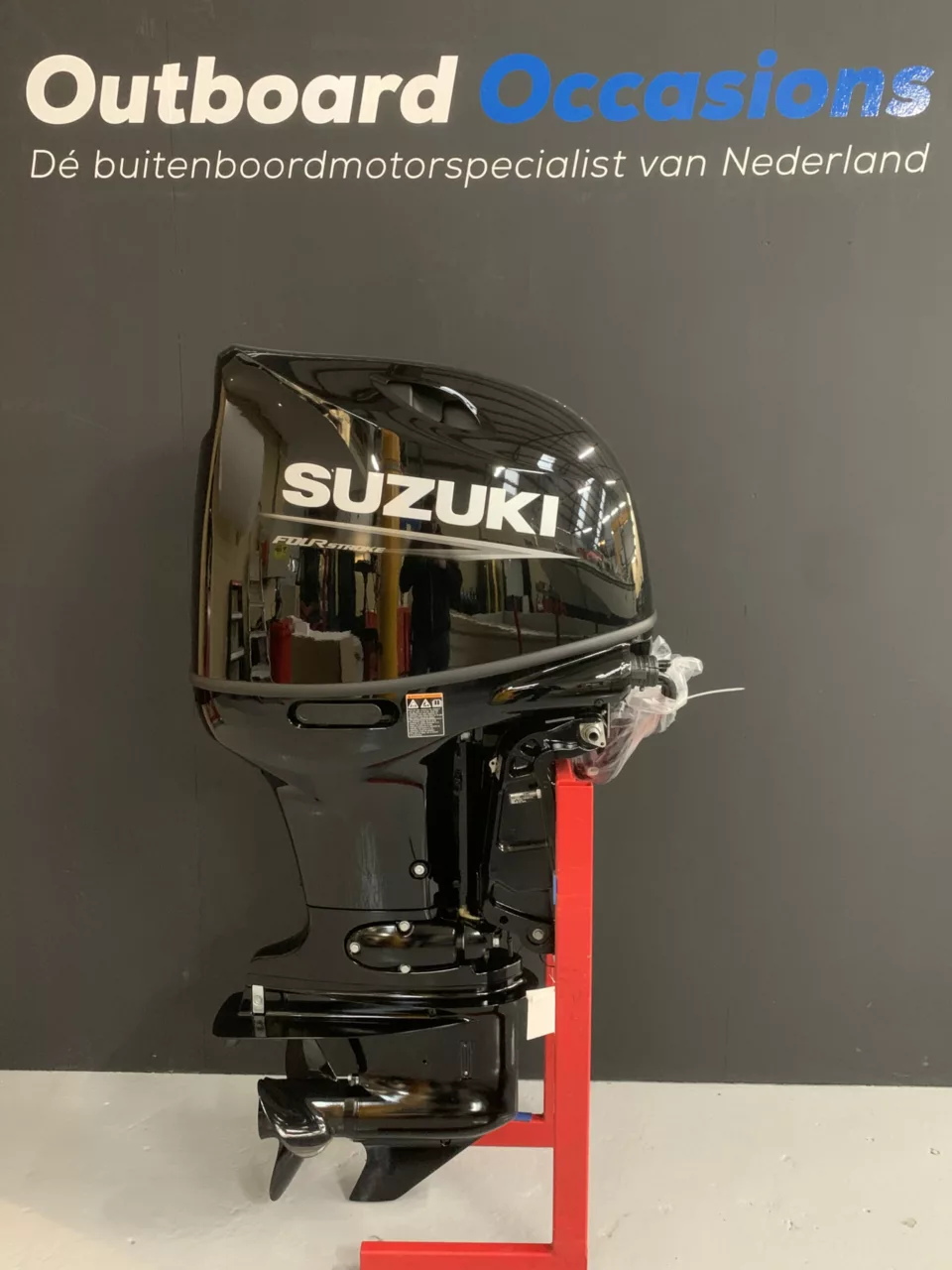 Suzuki 140 PK EFI outboard engine